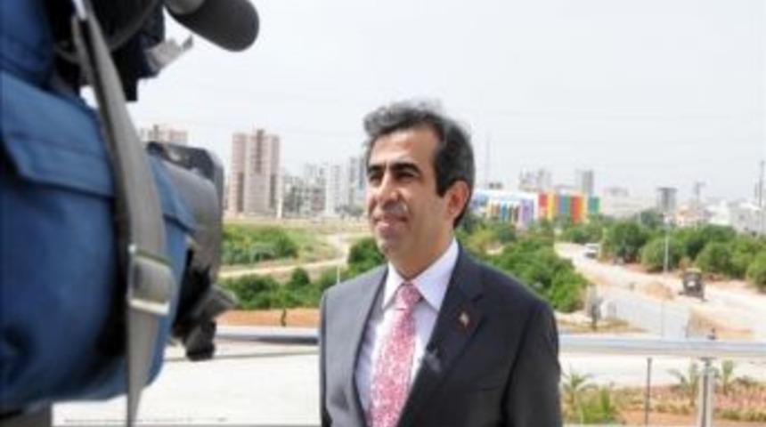 Vali G&uuml;zeloğlu Akdeniz Oyunları'nı Al Jazeera'ya Değerlendirdi