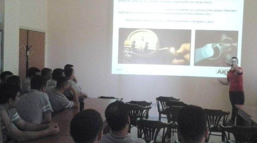 Akut&rsquo;tan Estram Personeline Eğitim