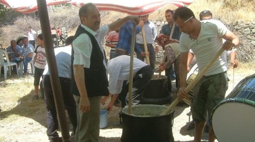 Keşkek, K&ouml;y D&uuml;ğ&uuml;nlerinin Vazge&ccedil;ilmez Yemeği