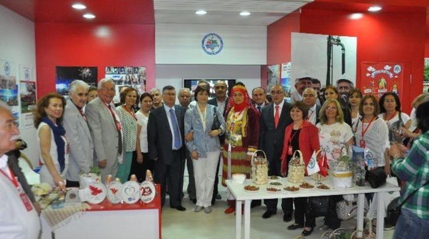 Kılı&ccedil;daroğlu Ereğli Belediyesi Standını Gezdi