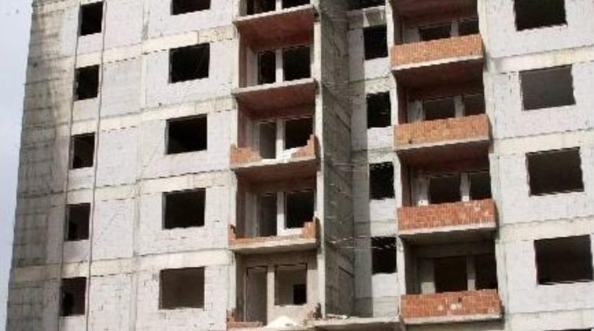 İnşaatın 7. Katından D&uuml;şen İş&ccedil;i &Ouml;ld&uuml;