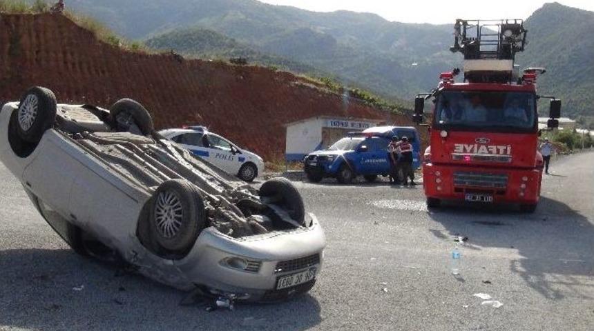 Antalya&rsquo;da Otomobil Takla Attı: 2 Yaralı