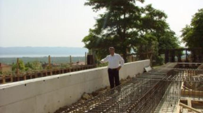 B&ouml;lgenin en b&uuml;y&uuml;k spor salonu Elbeyli&rsquo;de yapılmaya başlandı