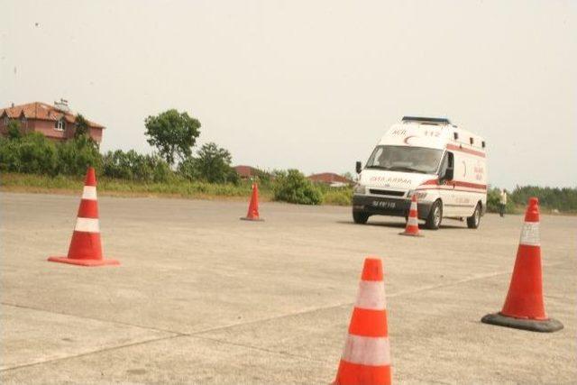 Ambulans Şoförlerine İleri Sürüş Teknikleri Eğitimi 2