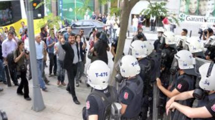 Gezi Parkı'nda Gerginlik S&uuml;r&uuml;yor