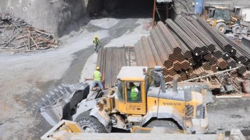 Başbakan'ın Bahsettiği T&uuml;nelde &Ccedil;alışmalar S&uuml;r&uuml;yor