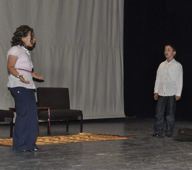 Ş&uuml;kr&uuml; Malaz İlk&ouml;ğretim Okulundan Yılsonu Etkinliği 2