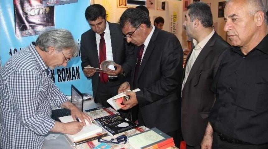 Mirza Nadiroğlu&rsquo;ndan Kitap Fuarı&rsquo;na Ziyaret