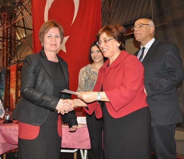 İşaret Dili Eğitimi Alanlara Sertifikaları Verildi 1