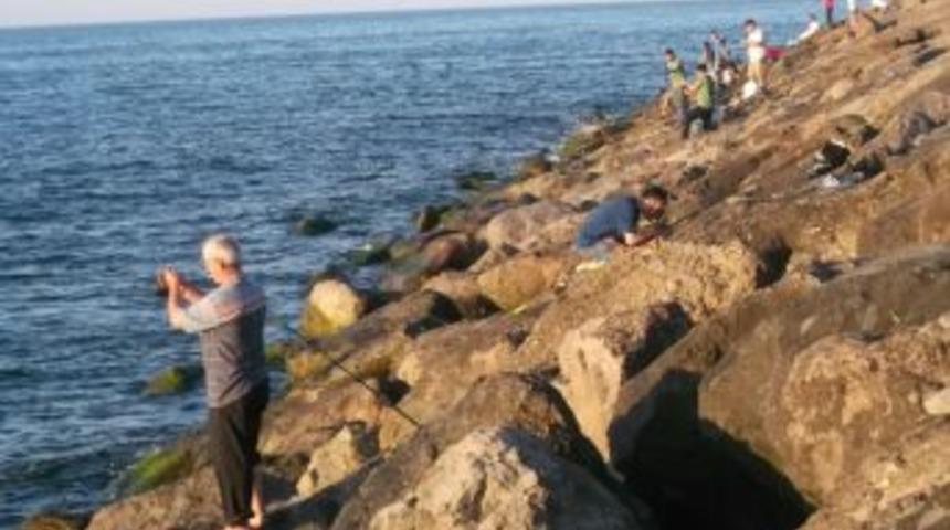Havalar Isındı Oltasını Alan Sahile İndi