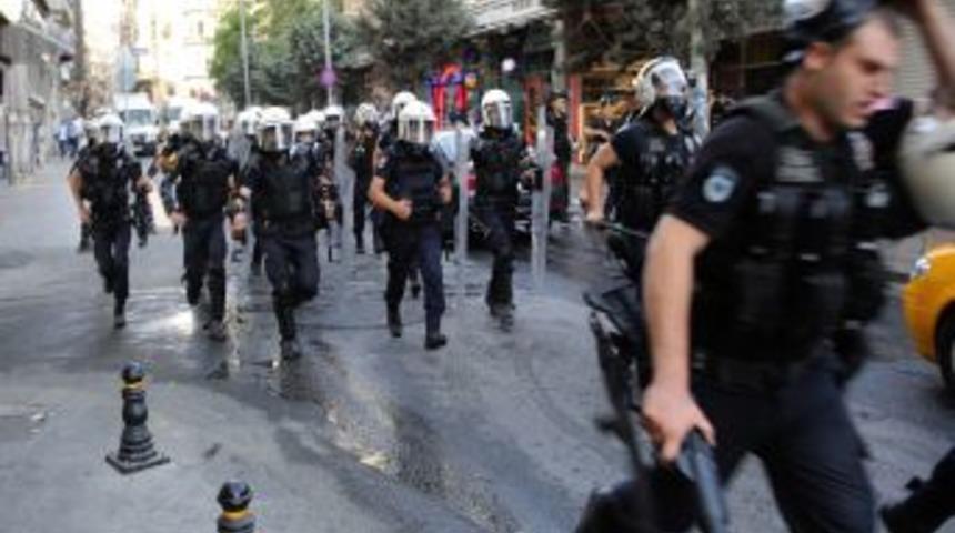 Park Protestosunda CHP'lilerin De Bulunduğu Gruba M&uuml;dahale