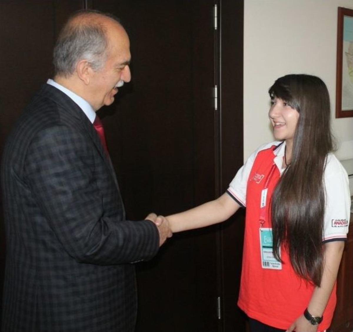 Azeri Sultanova, "g&ouml;n&uuml;l Yarası" İle Mest Etti