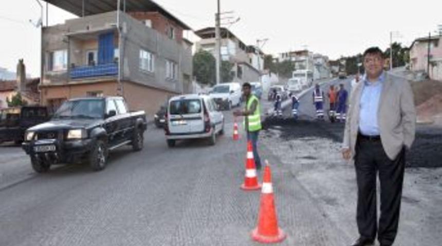Bornova'da D&ouml;rt Mahalleye Ge&ccedil;işi Sağlayan Ana Yol Genişletildi