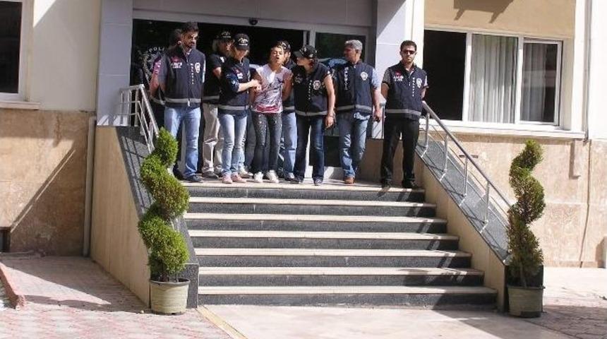 Hırsızlık Zanlısı 9 Kişi Adliyeye &Ccedil;ıkarıldı