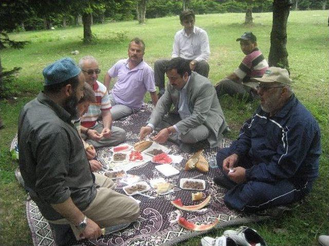 Kumrulu İmamlardan Yaylada Piknik