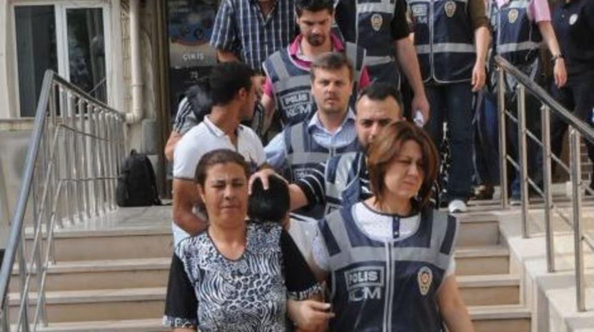 Bursa Polisinden Şafak Vakti Uyuşturucu Operasyonu: 30 G&ouml;zaltı