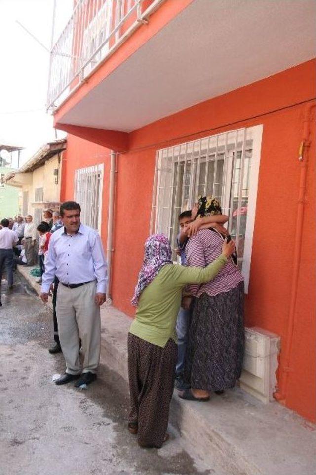 Uşak’taki Konut Yangını Mahalle Sakinlerini Korkuttu