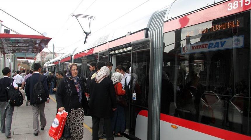 Kayseri'de Her G&uuml;n 350 Bin Insan Toplu Taşımadan Yararlanıyor