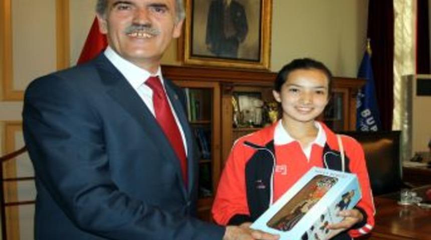Bursa, T&uuml;rk&ccedil;e'nin &Ccedil;ocuklarını Bağrına Bastı
