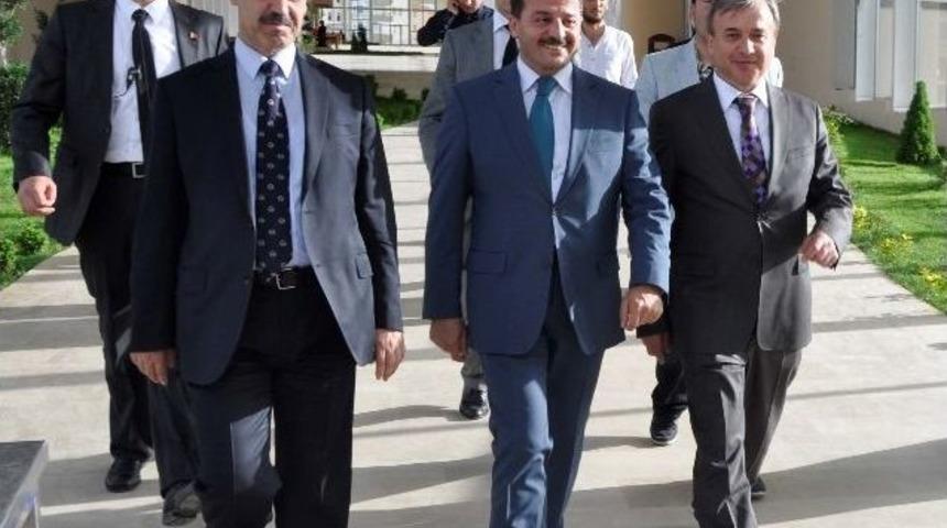 Vali B&uuml;y&uuml;kersoy&rsquo;dan Rekt&ouml;re İade-i Ziyaret