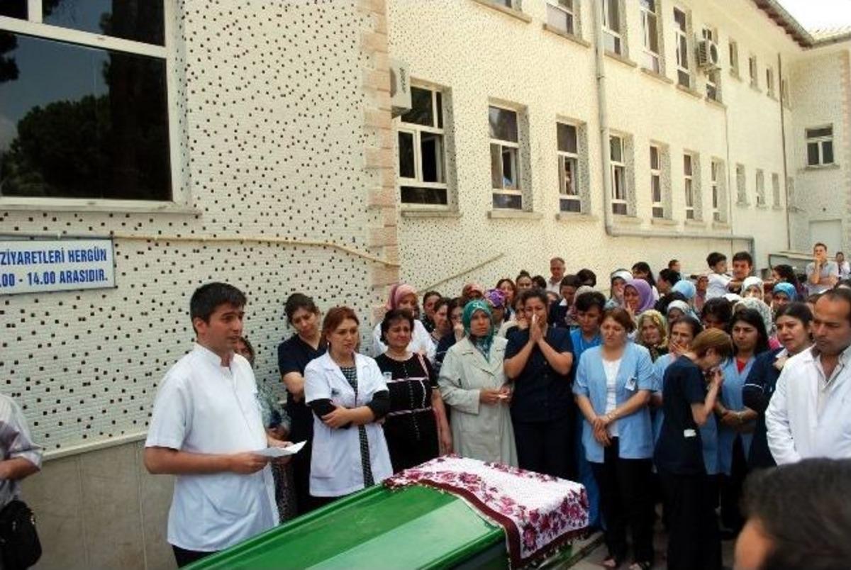 Yılın Hemşiresi Kansere Yenildi