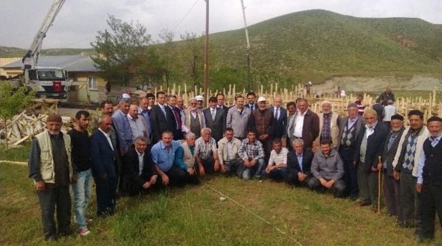 &Ouml;zbeyli K&ouml;y&uuml; K&ouml;y Konağının Temeli Atıldı