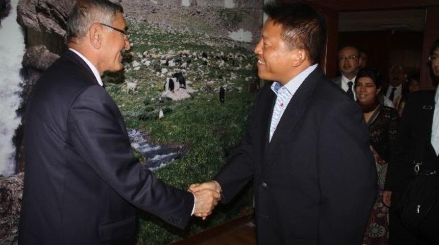 Japon Savunma Ataşesi Hakkari&rsquo;de