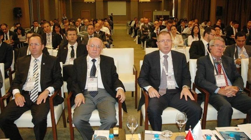 150 Milyar Euro'luk &Ccedil;in Otomotiv Pazarında Yer Kapma Arayışı
