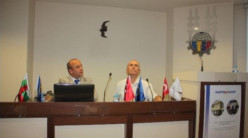 Esnaflara İthalat Ve İhracat Eğitimi Verildi