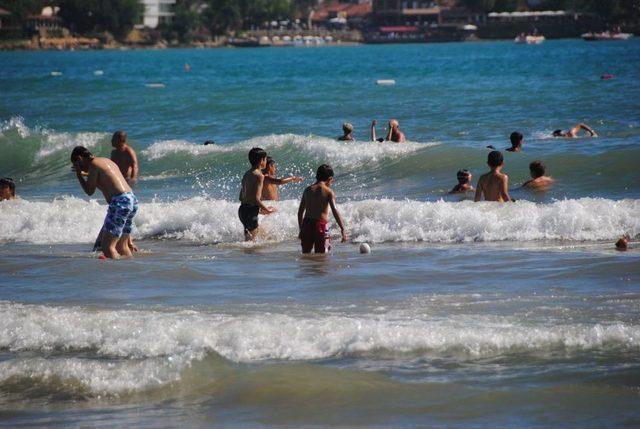 &Ccedil;ocuk Ve Yetişkinlerde Pişik Ve Isiliklerin Panzehiri Deniz Suyu 1