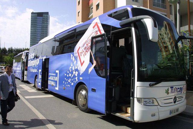 T&uuml;rk&ccedil;enin &Ccedil;ocukları Anadolu ya G&uuml;llerle Uğurlandı 1