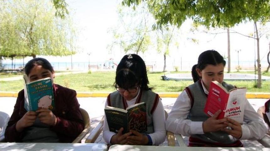 &Ouml;ğrenciler Eğlenerek Okuyor