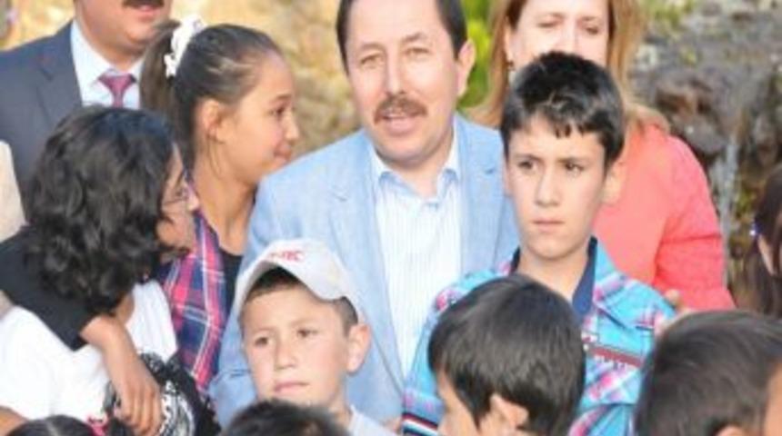 Koruyucu Aile Ve Baktıkları &Ccedil;ocuklar Kaynaşma Yemeğinde Bir Araya Geldi