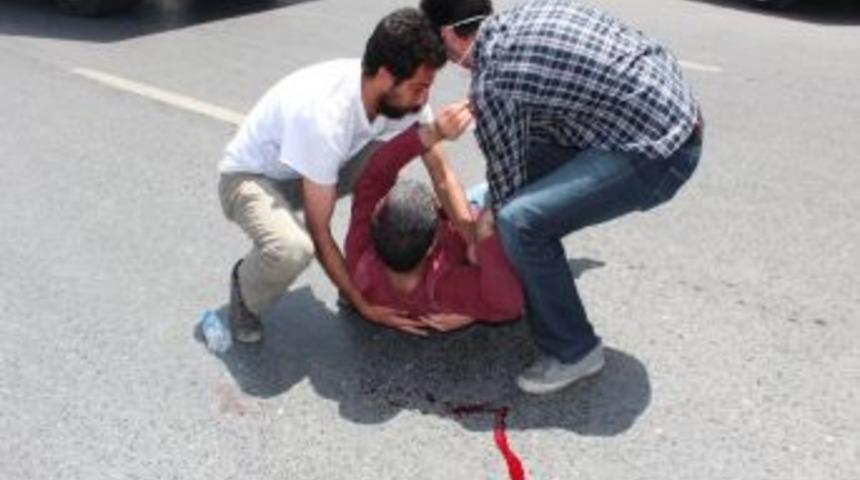 Taksim'de M&uuml;dahaleler G&uuml;n Boyu S&uuml;rd&uuml;