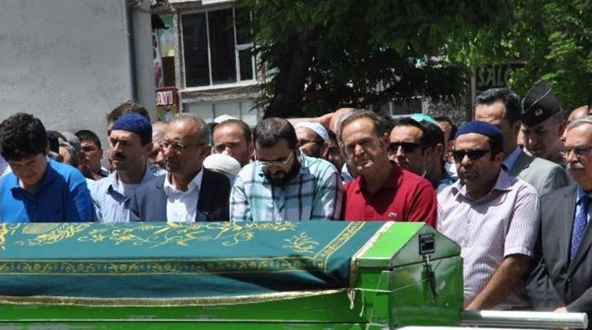 Milletvekili Akg&uuml;n&rsquo;&uuml;n Babası Dualarla Uğurlandı