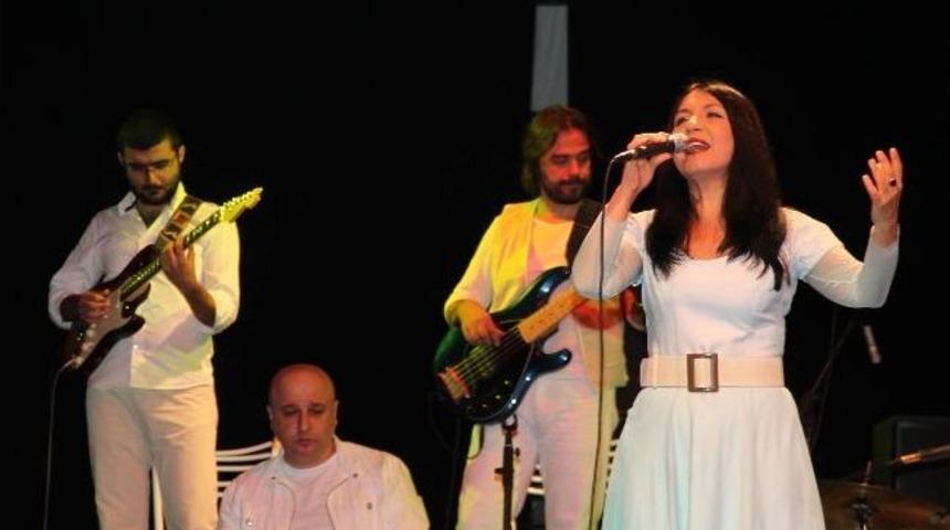 Kardeş T&uuml;rk&uuml;ler Ahmed Arif Parkı&rsquo;nda