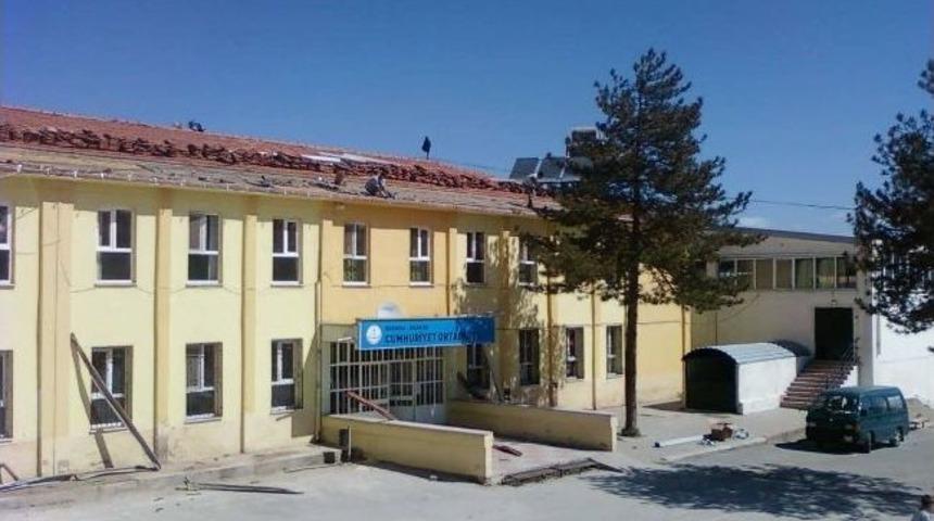 Hisarcık&rsquo;ta Okullarda Bakım Ve Onarım &Ccedil;alışması