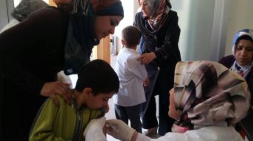 Suriyeli &Ouml;ğrencilere Kızamık Aşısı Yapıldı