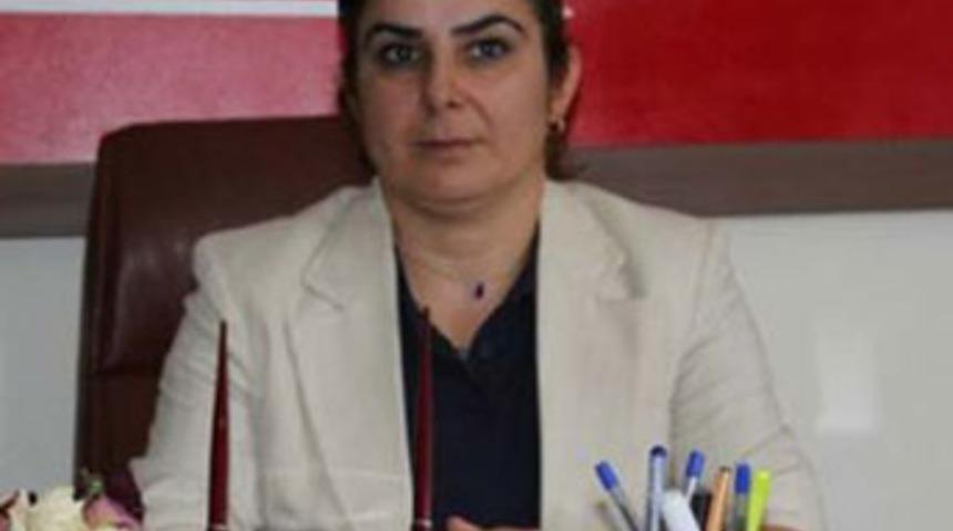 Eşinin aracına bomba yerleştirdi