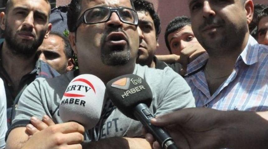 Taraftarlar Tff Önüne Siyah Çelenk Bıraktı