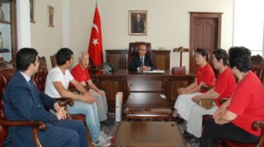 Besni'ye Okul Yaptıran Japon Yamazaki &Ccedil;iftinden Vali Demirtaş&rsquo;a Ziyaret