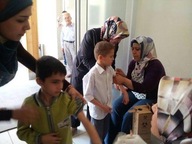 Suriyeli Miniklere Kızamık Aşısı Yapıldı 1