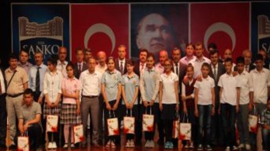 Gaziantep&rsquo;te Ortaokul &Ouml;ğrencileri Bilgi Yarışmasında Kıyasıya Yarıştı