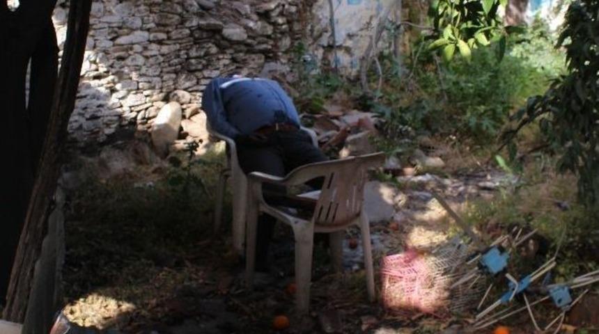 İngilizce &Ouml;ğretmeni Evinde &Ouml;l&uuml; Bulundu