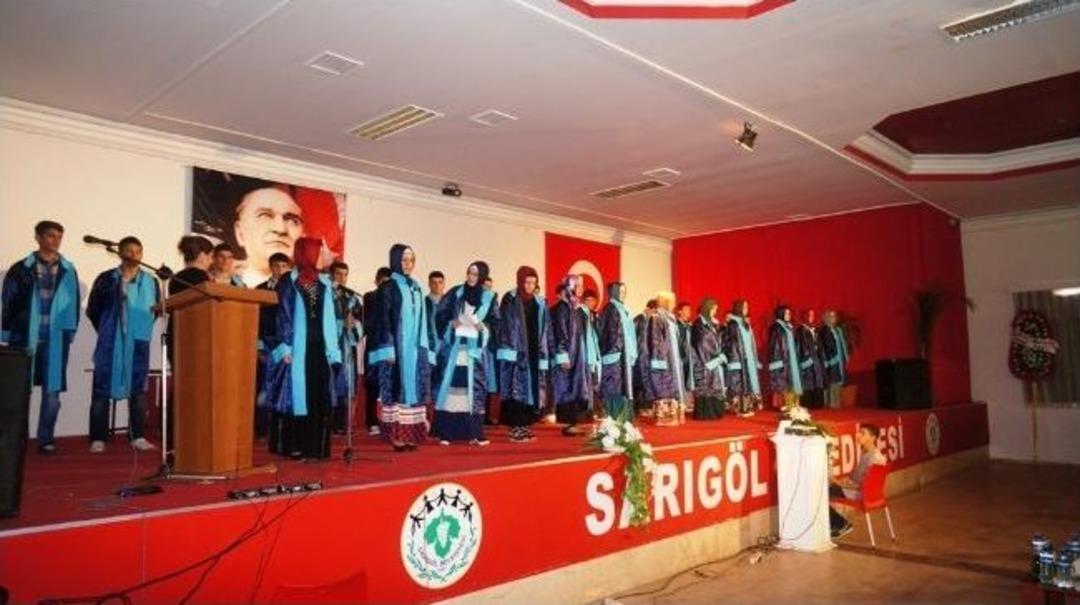Sarıg&ouml;l Anadolu İmam-hatip Lisesi&rsquo;nde Mezuniyet Heyecanı