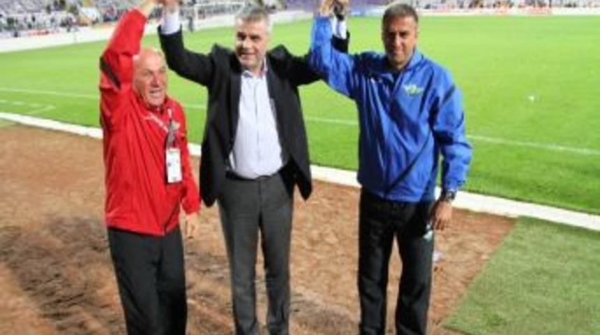 Akhisar Belediyespor Hamzaoğlu İle Devam Edecek