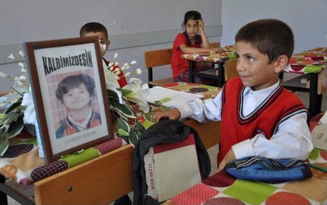 Kazada Hayatını Kaybeden Zehra ya Sınıf Arkadaşlarından Vefa &Ouml;rneği 1