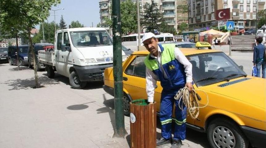 Boz&uuml;y&uuml;k'te Eski &Ccedil;&ouml;p Kutuları Yenileniyor