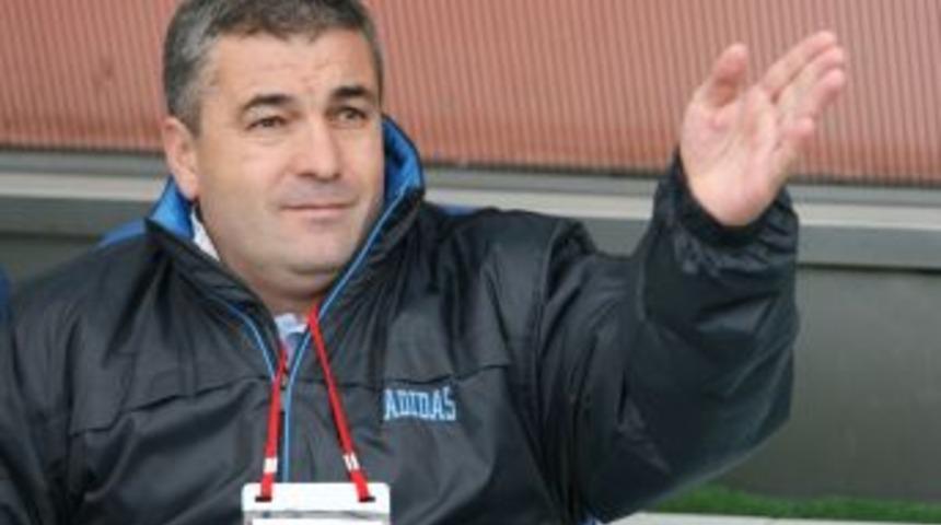 Rıza &Ccedil;alımbay, &Ccedil;aykur Rizespor Ile 3 Yıllık Anlaşma Imzaladı