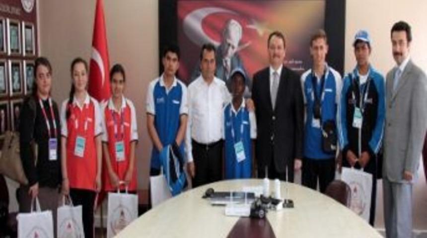 T&uuml;rk&ccedil;e&rsquo;nin &Ccedil;ocukları İl Milli Eğitim M&uuml;d&uuml;r&uuml; G&uuml;lay&rsquo;ı Ziyaret Etti